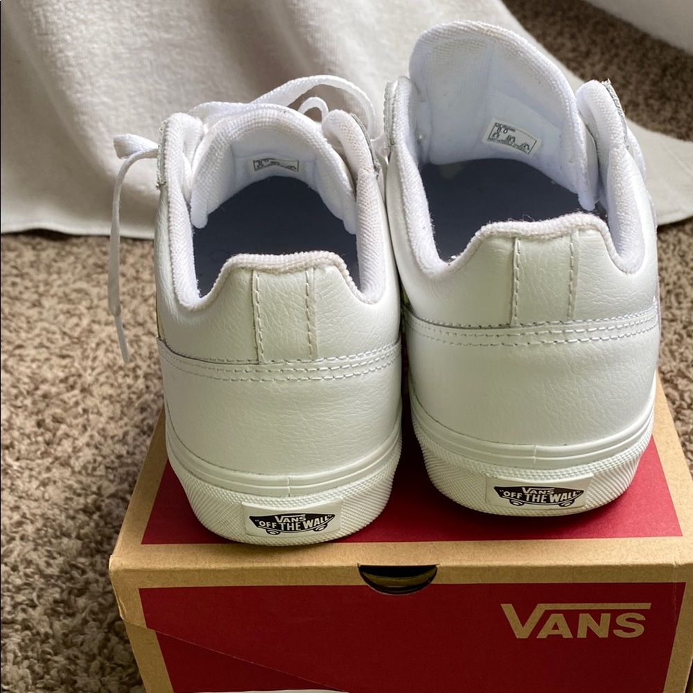 Vans White Classic Sneakers Minimalist Design - Picture 2 of 6